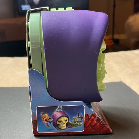 Mega Construx Masters Of The Universe Glow in the Dark Skeletor Head Fisto - Picture 4 of 9